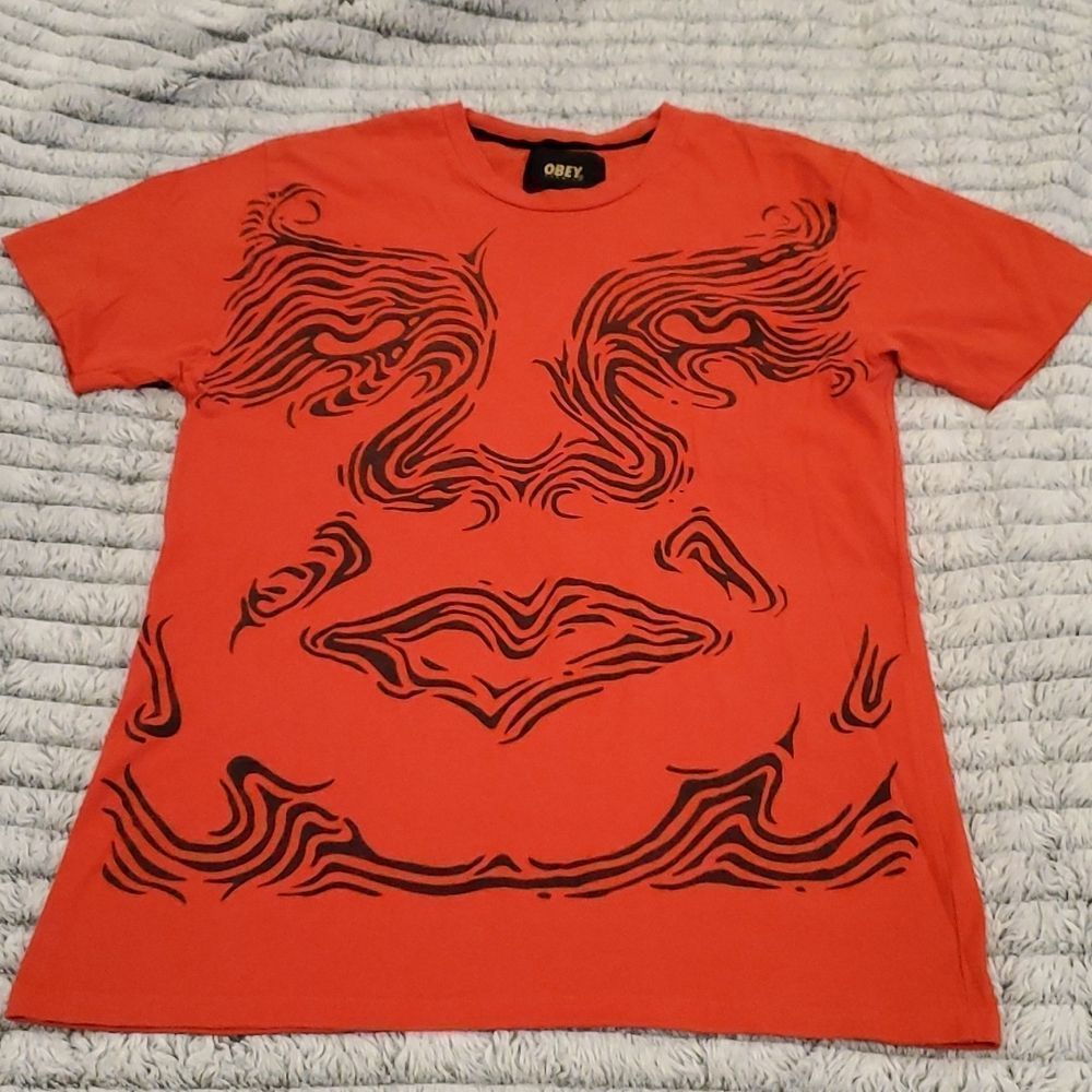 Obey premium tee size M